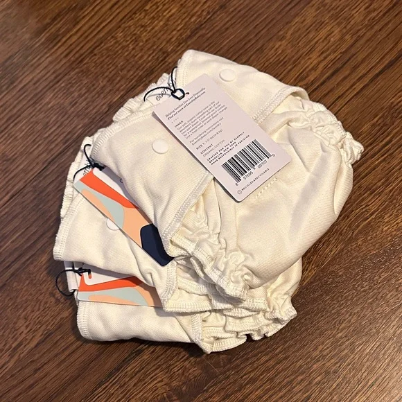 Esembly Cloth Diaper Set - Size 1 (7-17lbs) - Picture 4 of 5